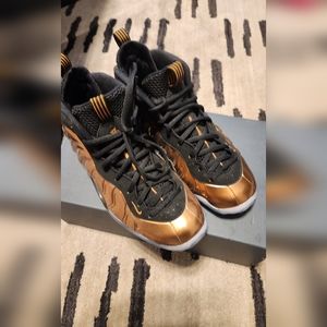 Nike Foamposite (Big Kids or Womens)